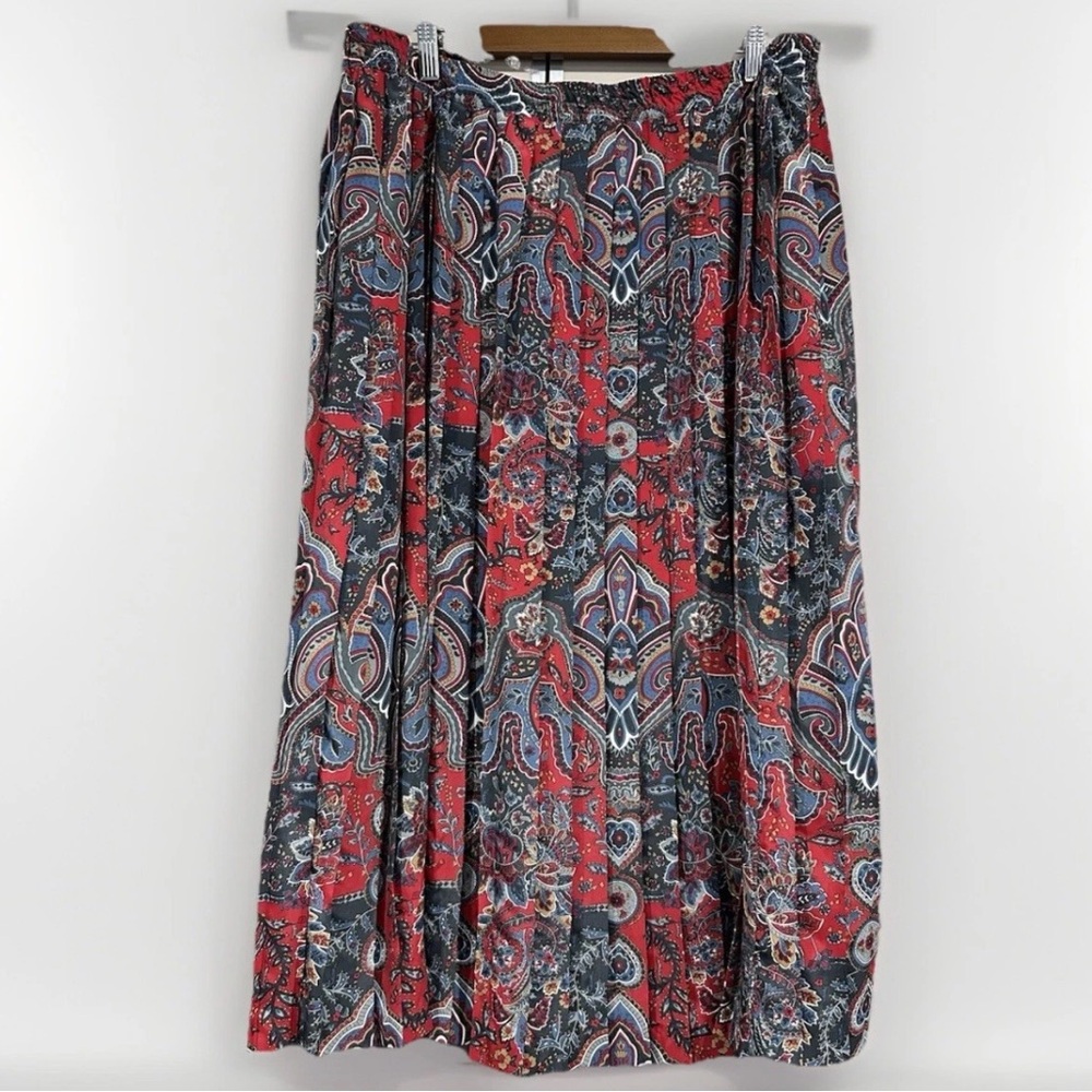 Paisley Print Women's Pleated Midi Skirt